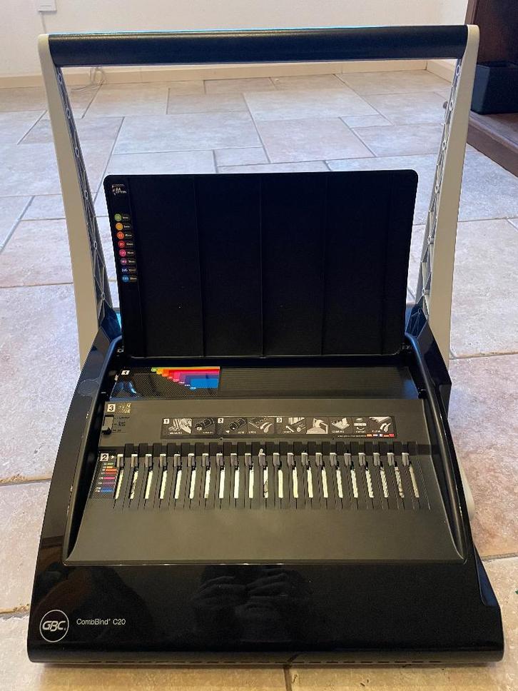 inbindmachine GBC CombBind C20 + ringbanden + binding covers, Diversen, Bureau-accessoires, Zo goed als nieuw, Ophalen