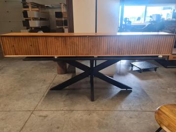 Tv-meubel zwevend 240 cm lang 