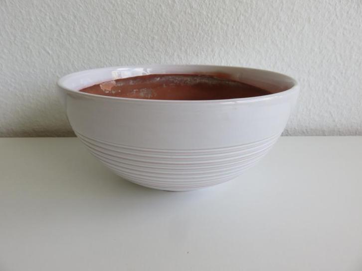 Vintage Witte keramieken schaal met ribbels bloempot, Tuin en Terras, Bloempotten, Zo goed als nieuw, Aardewerk, Binnen, Minder dan 40 cm