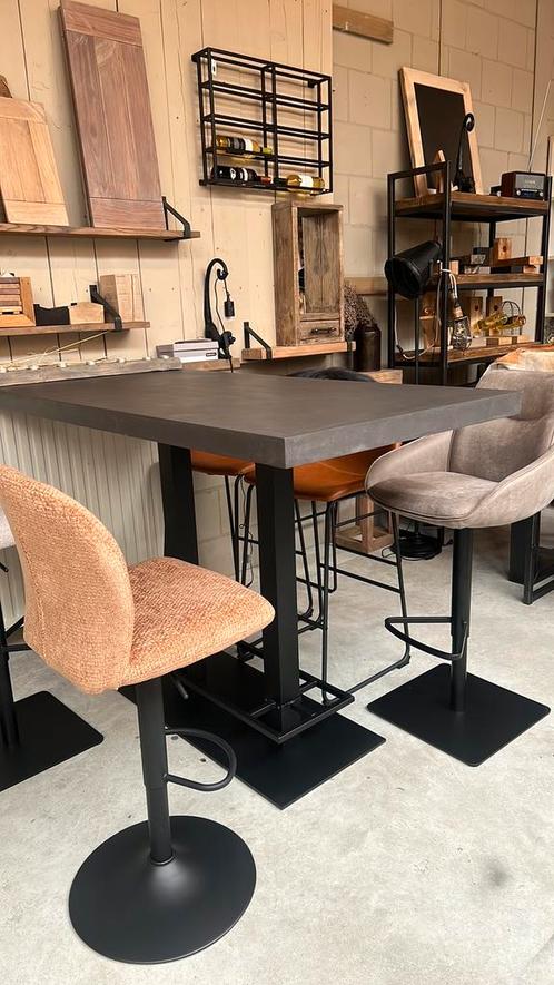 Bartafel statafel voetsteun staal betonlook, Huis en Inrichting, Barren, Zo goed als nieuw, Verzenden