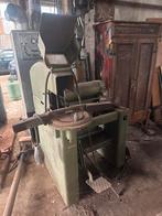 Oude metaalbewerkingsmachine, Ophalen