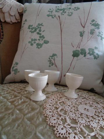4 Brocante Eierdopjes van Wedgwood Edme ** Mimosa ** beschikbaar voor biedingen