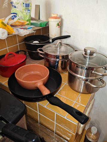 Servies, weckpotten, glazen en pannen beschikbaar voor biedingen