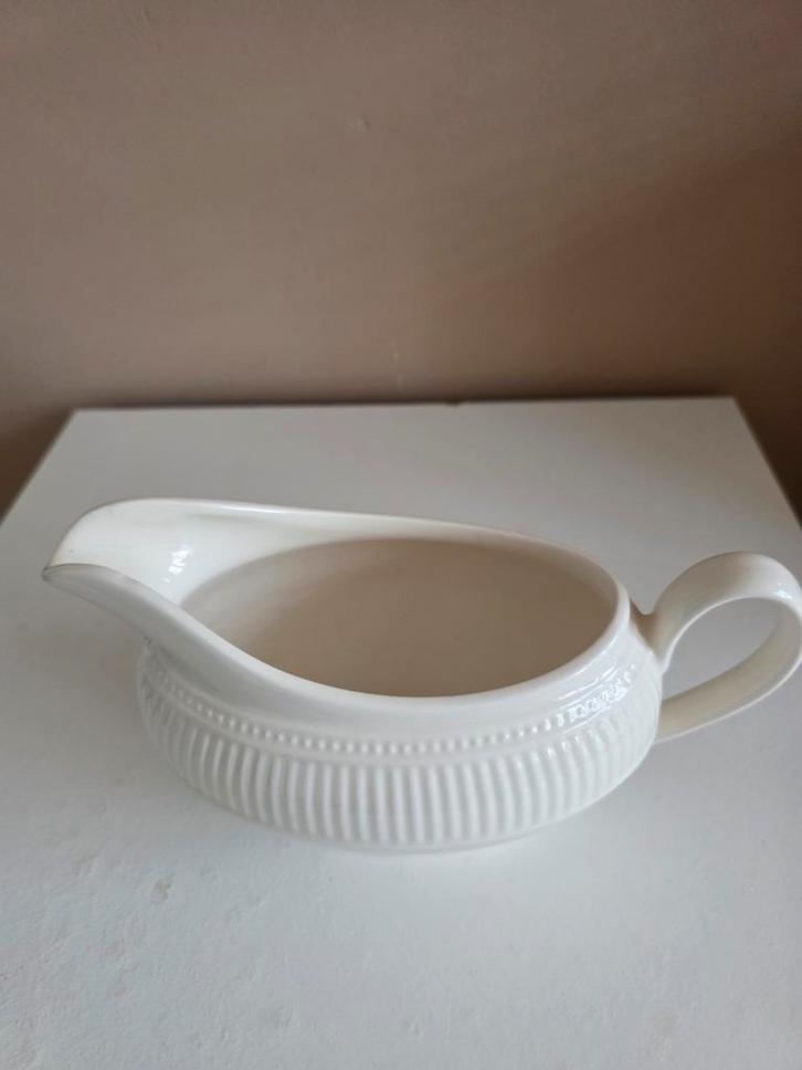 Wedgwood Juskom - Elegant en Tijdloos, Huis en Inrichting, Keuken | Servies, Zo goed als nieuw, Kom(men), Wedgwood, Aardewerk