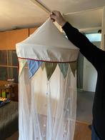 Sluier boven babyledikantje, Ophalen, Zo goed als nieuw, Ledikant
