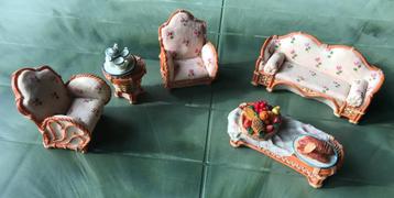 8 delig poppenhuis meubels / decoratie  beschikbaar voor biedingen