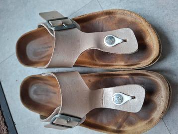 Brons hush puppies slippers maat 37 beschikbaar voor biedingen
