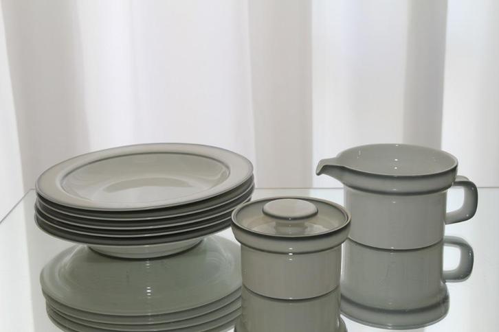 Thomas Germany (grijze bies), Huis en Inrichting, Keuken | Servies, Zo goed als nieuw, Bord(en), Wedgwood, Aardewerk, Ophalen
