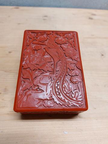 Handgesneden rode lakdoos – Aziatisch, feniks & bloemmotief  beschikbaar voor biedingen