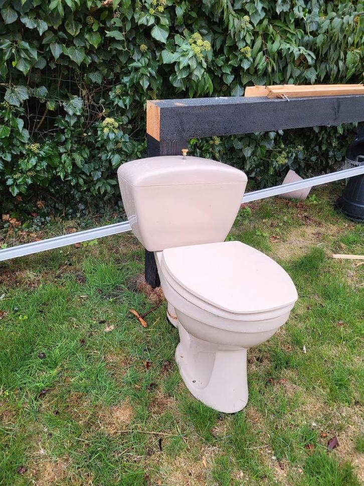 Retro toilet jaren 70 (roze), Doe-het-zelf en Verbouw, Sanitair, Gebruikt, Toilet, Ophalen