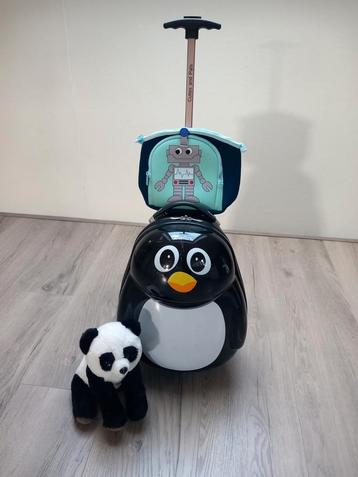 Kinderkoffer/reiskoffer met wieljes pinguïn & toilettas en k beschikbaar voor biedingen