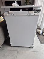 ATAG Inbouw Vrieskast - Perfect voor Kleine Ruimtes, Witgoed en Apparatuur, Vriezers en Diepvrieskisten, Zo goed als nieuw, Energieklasse A of zuiniger