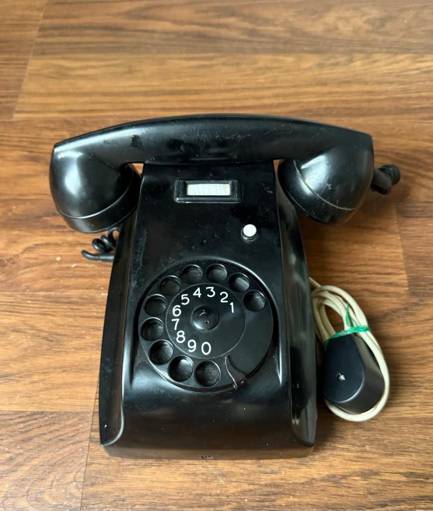 Vintage draaischijf telefoon – zwart retro model, Telecommunicatie, Vaste telefoons | Handsets en Draadloos, Ophalen, Gebruikt