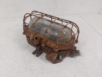 Bunkerlamp, oude industriele wandlamp, vintage. beschikbaar voor biedingen