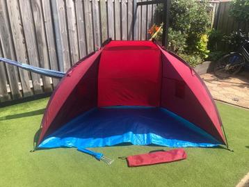 Strandtent beschikbaar voor biedingen