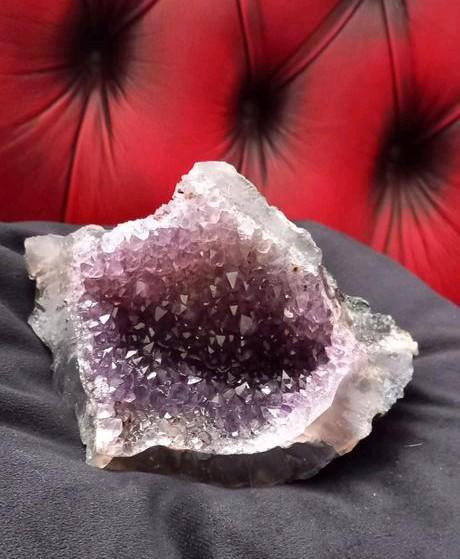Amethist Steen - 839 gram, Verzamelen, Mineralen en Fossielen, Mineraal, Ophalen of Verzenden