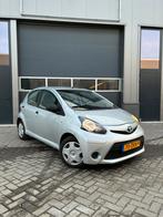 Toyota Aygo 1.0 12V Vvt-i 5DRS 2012 Grijs NAP/5-Deurs/Airco, Auto's, Toyota, Voorwielaandrijving, Stof, 4 stoelen, Origineel Nederlands