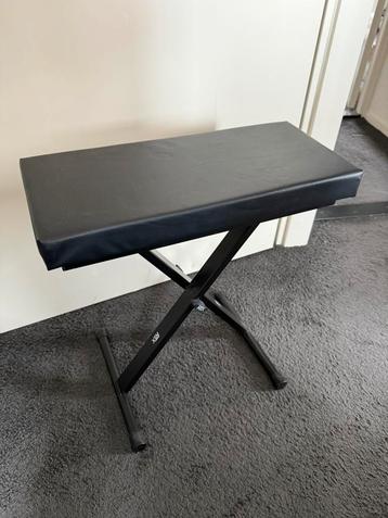 Keyboard / piano bank beschikbaar voor biedingen