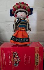 Vintage Lahu Chinese Klederdrachtpop met Doos, Ophalen of Verzenden