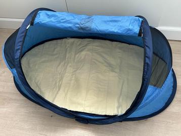 Deryan Baby tent/campingbedje incl. matrassen beschikbaar voor biedingen
