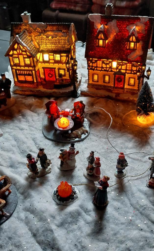 Compleet Kerstdorp met heel veel huisjes, Diversen, Kerst, Ophalen