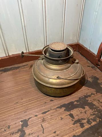 Oude messing spiritusbrander beschikbaar voor biedingen