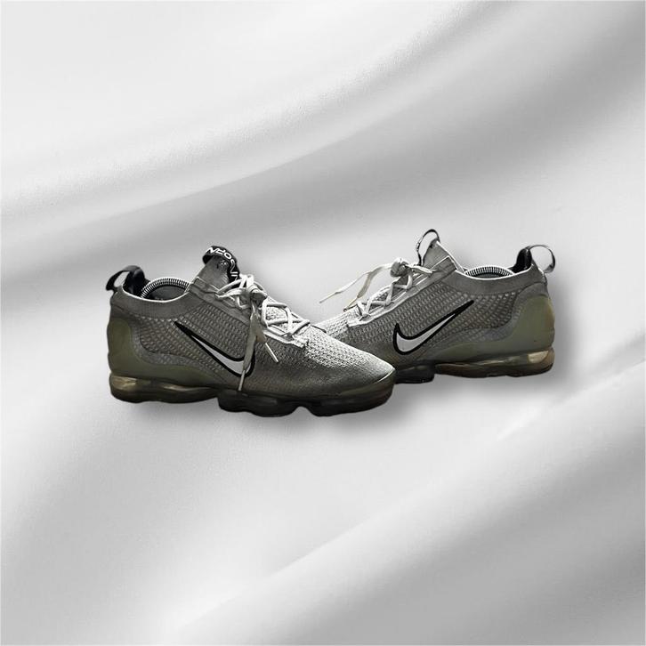 Nike vapormax 2021 | grijs | maat 42,5, Kleding | Heren, Schoenen, Zo goed als nieuw, Sneakers of Gympen, Overige kleuren, Verzenden