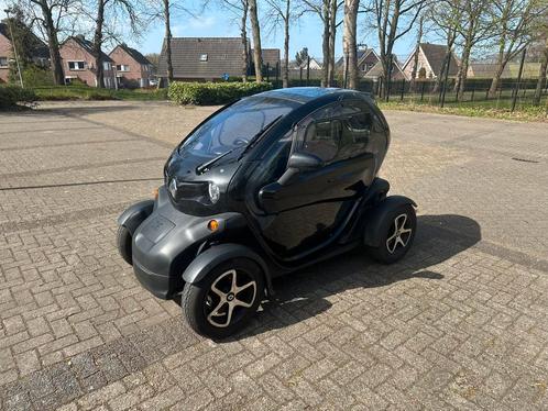 RENAULT TWIZY Intens panorama dak 80 km.koop of huur accu, Auto's, Renault, Particulier, Twizy, Airbags, Bluetooth, Lichtmetalen velgen