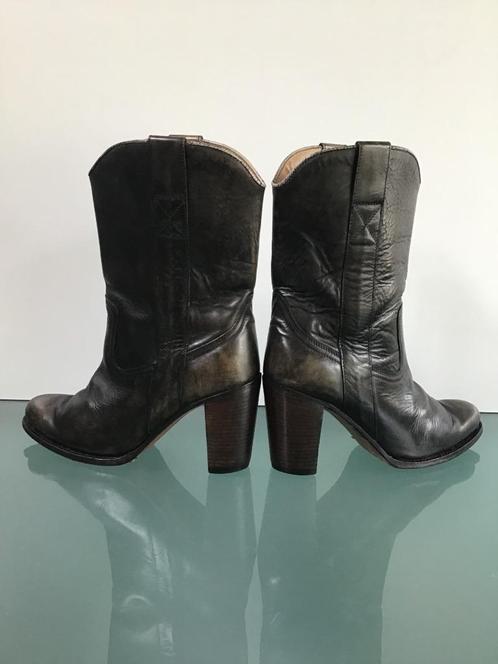 GRATIS VERZENDEN | SENDRA Boho bruine laarzen 38, Kleding | Dames, Schoenen, Zo goed als nieuw, Hoge laarzen, Bruin, Verzenden