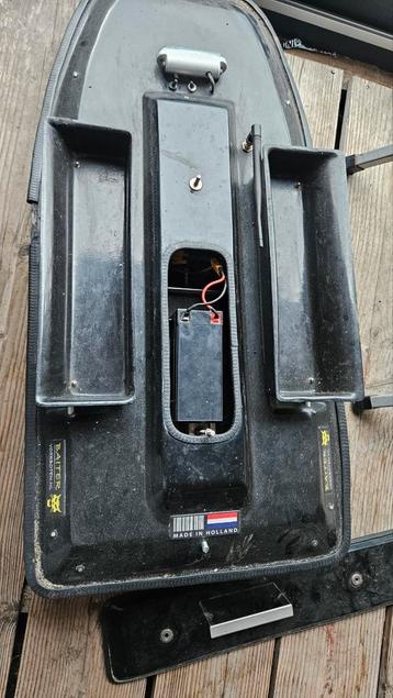 Baiter Voerboot met dieptemeter/fishfinder beschikbaar voor biedingen