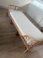 Rotan kinderbed, Ophalen, 70 tot 85 cm, Zo goed als nieuw, Minder dan 140 cm