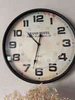 Landelijke Wandklok - Grand Hotel Paris, Ophalen, Gebruikt, Analoog, Wandklok