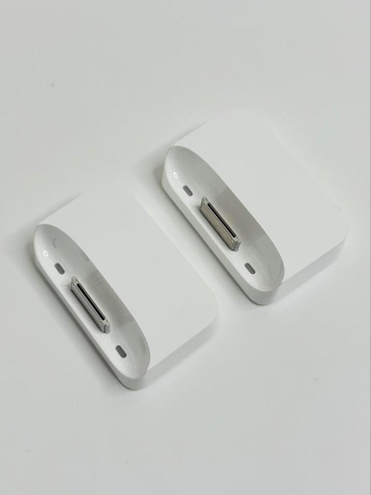 Apple Dock voor iPhone 3GS - 2 stuks, Telecommunicatie, Mobiele telefoons | Telefoon-opladers, Zo goed als nieuw, Apple iPhone