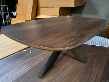 Salontafel deens ovaal 120x72 noten hout stalen matrixpoot beschikbaar voor biedingen