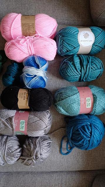 Wol/Garen Bollen & Restanten - Diverse Kleuren beschikbaar voor biedingen
