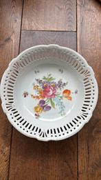 Vintage Porseleinen schaal bloemen opengewerkt, Ophalen of Verzenden