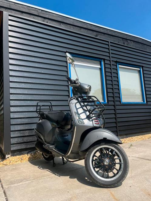 Vespa sprint 2015, Fietsen en Brommers, Brommers | Vespa, Zo goed als nieuw, Ophalen of Verzenden