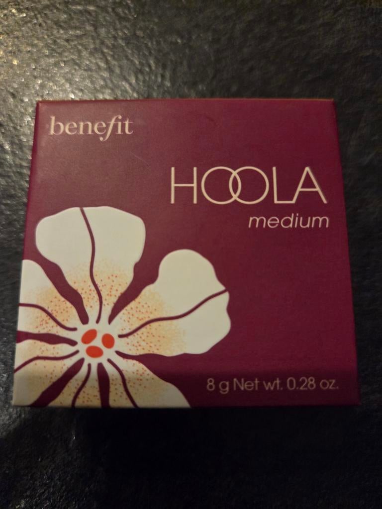 HOOLA Benefit Medium Bronzer Nieuw!, Ophalen of Verzenden, Nieuw, Bruin, Gehele gezicht