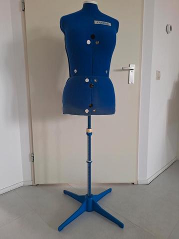 Te koop een merk paspop.  beschikbaar voor biedingen