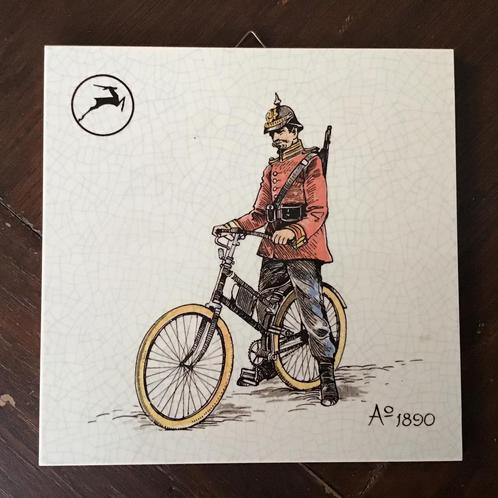 Tegeltje van Gazelle ‘Soldaat op fiets’ uitgegeven in 1990, Antiek en Kunst, Antiek | Wandborden en Tegels, Ophalen