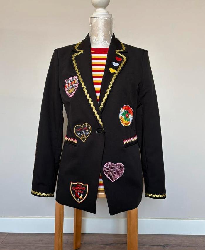 Oeteldonk jasje maat M/38 dames 🐸, Kleding | Dames, Carnavalskleding en Feestkleding, Zo goed als nieuw, Kleding, Carnaval, Maat 38/40 (M)