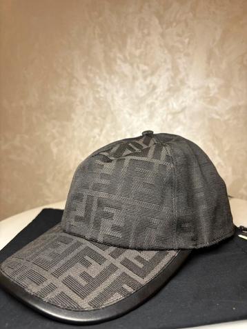 Fendi pet beschikbaar voor biedingen