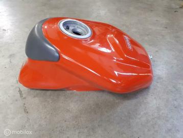 Benzinetank tank SSie Sport Supersport 620 750 800 900 1000 beschikbaar voor biedingen