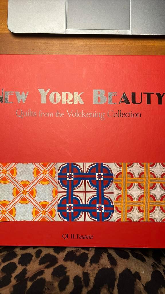New York Beauty , quilts from the Volckening Collection, Boeken, Hobby en Vrije tijd, Nieuw, Borduren en Naaien, Ophalen of Verzenden