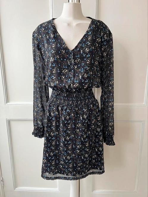 Voyar la Rue jurk zwart met bloemetjes, maat 40, Kleding | Dames, Jurken, Nieuw, Maat 38/40 (M), Zwart, Knielengte, Ophalen of Verzenden