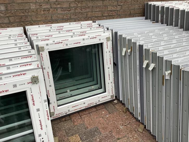Kozijnen kunststof 80 x 80. Draai kantel raam. Nieuw., Huis en Inrichting, Overige Huis en Inrichting, Nieuw, Ophalen