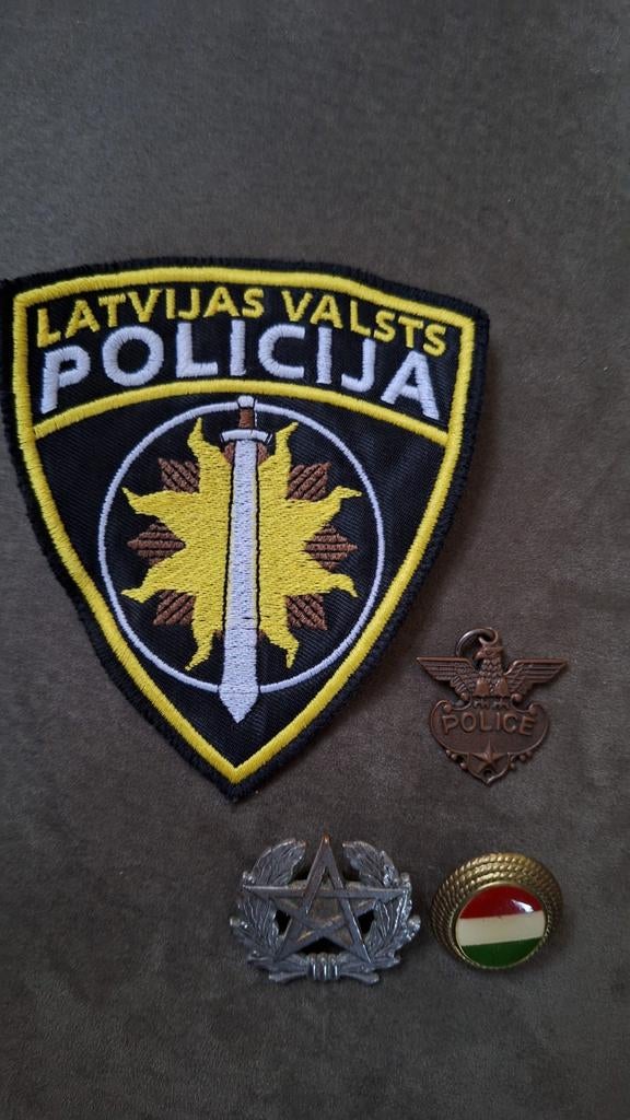Enkele buitenlandse politie emblemen, Ophalen of Verzenden, Overige soorten, Overige gebieden, Embleem of Badge