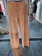 Suede broek claudia strater, Kleding | Dames, Broeken en Pantalons, Beige, Ophalen of Verzenden, Zo goed als nieuw, Claudia Sträter