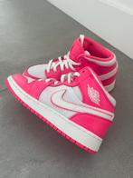 Nike Air Jordan 1 mid Hyper Pink White maat 36, Kleding | Dames, Schoenen, Ophalen of Verzenden, Zo goed als nieuw, Roze, Sneakers of Gympen
