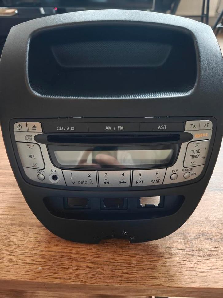 Radio CD speler Peugeot 107/Citroen C1/Toyota Aygo, Auto diversen, Autoradio's, Gebruikt, Ophalen